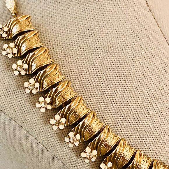 Vintage Jewelry Lot Lucite Bracelet & Flower Necklace - Picture 13 of 16